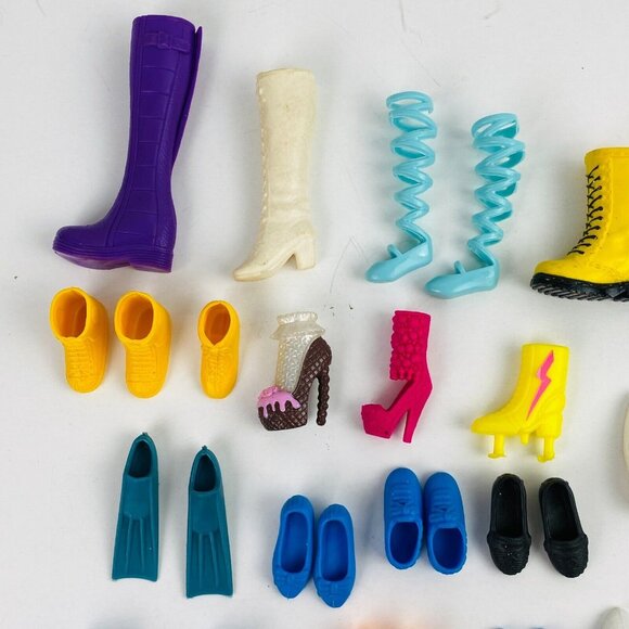 DC Comic Superhero Bat Girl Ever After High Madeline Single & Matching Shoe Lot - Picture 2 of 5